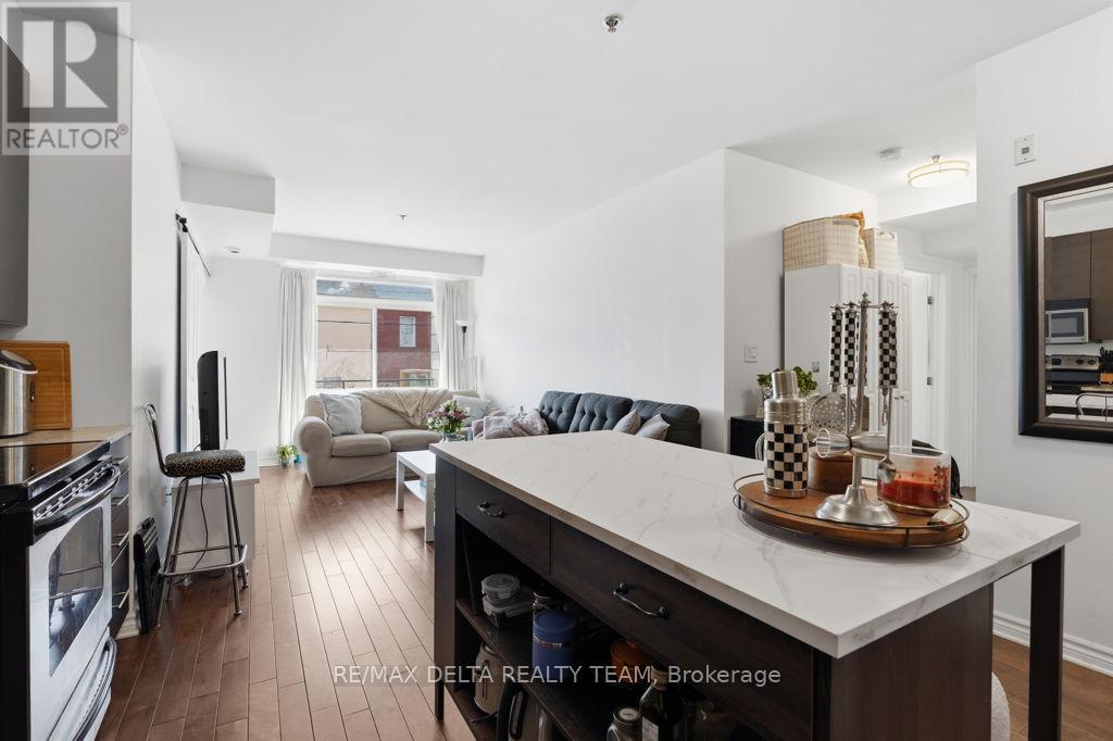 215 - 429 Kent Street, Ottawa, Ontario  K2P 1B5 - Photo 9 - X12899716
