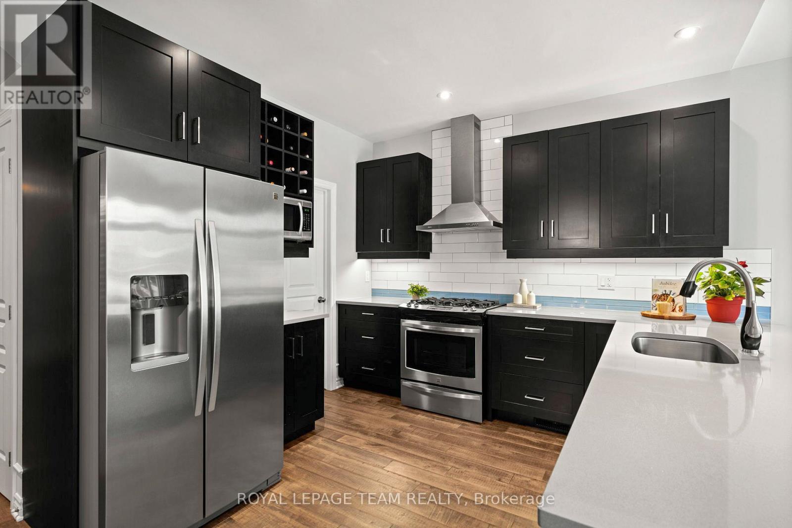 337 Sugar Pine Crescent, Ottawa, Ontario  K2M 0H6 - Photo 7 - X12899758