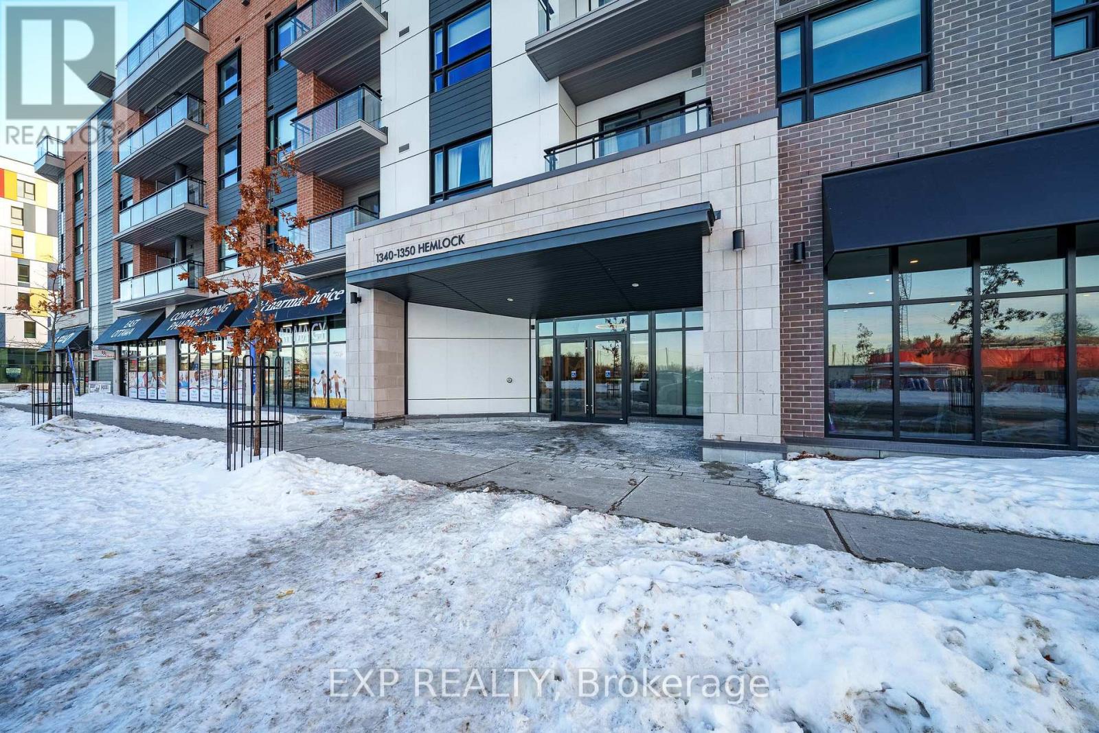 220 - 1350 Hemlock Road, Ottawa, Ontario  K1K 5C2 - Photo 2 - X12899878