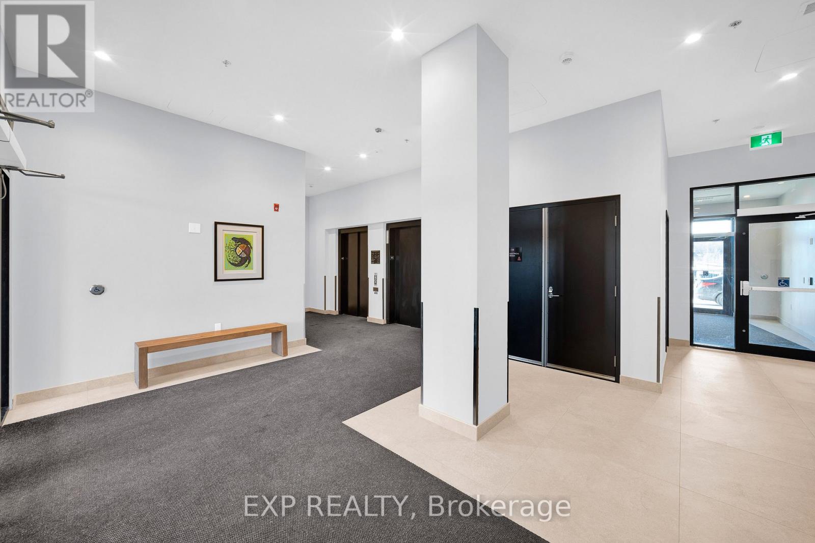 220 - 1350 Hemlock Road, Ottawa, Ontario  K1K 5C2 - Photo 3 - X12899878