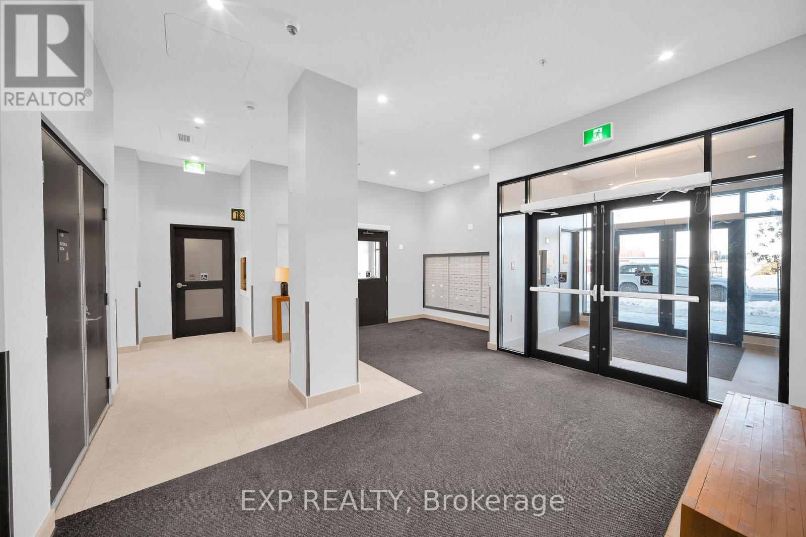 220 - 1350 Hemlock Road, Ottawa, Ontario  K1K 5C2 - Photo 4 - X12899878