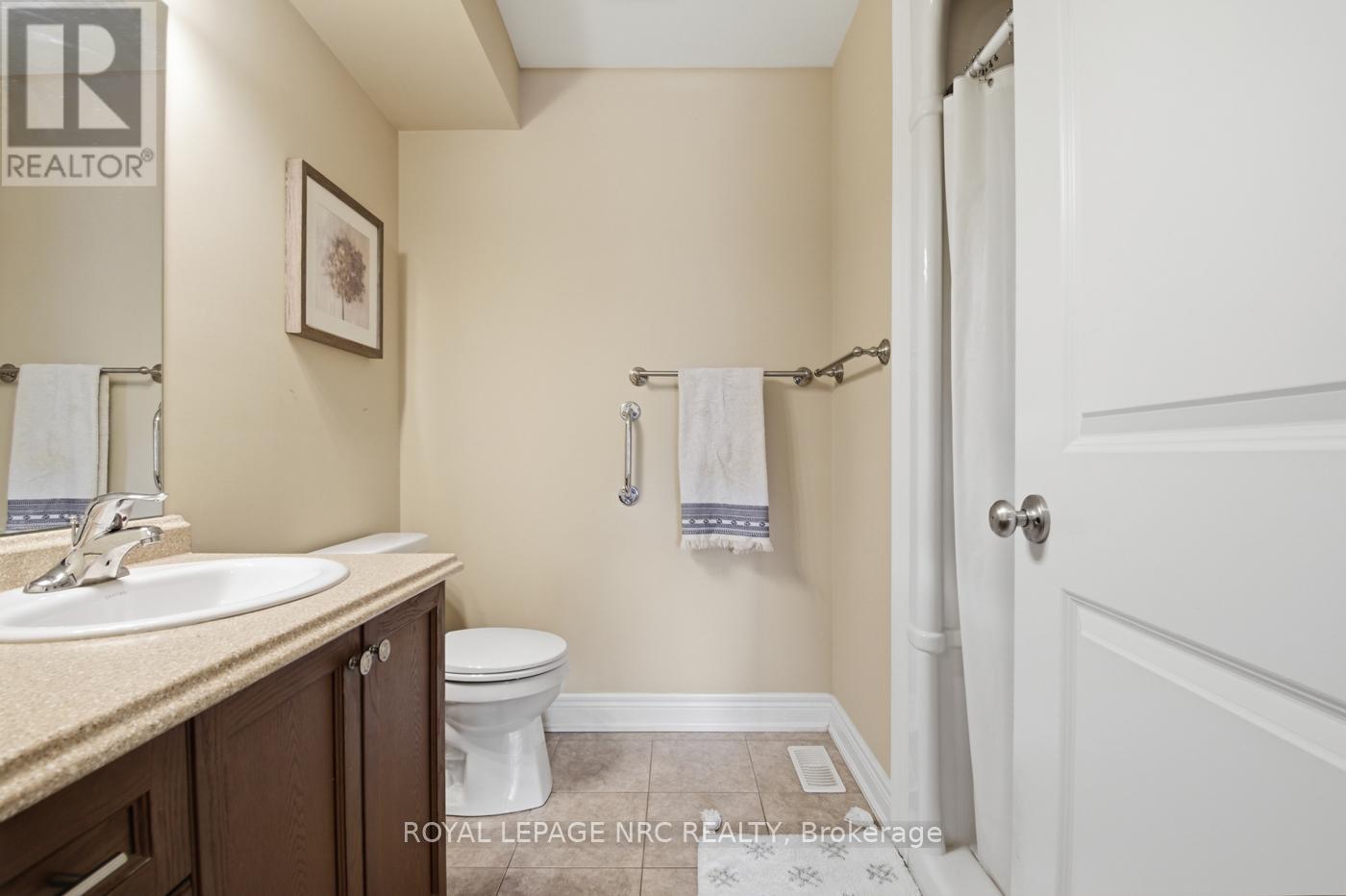 3945 Village Creek Drive, Fort Erie (Stevensville), Ontario  L0S 1S0 - Photo 10 - X12899856