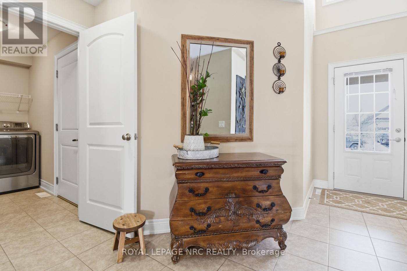 3945 Village Creek Drive, Fort Erie (Stevensville), Ontario  L0S 1S0 - Photo 3 - X12899856