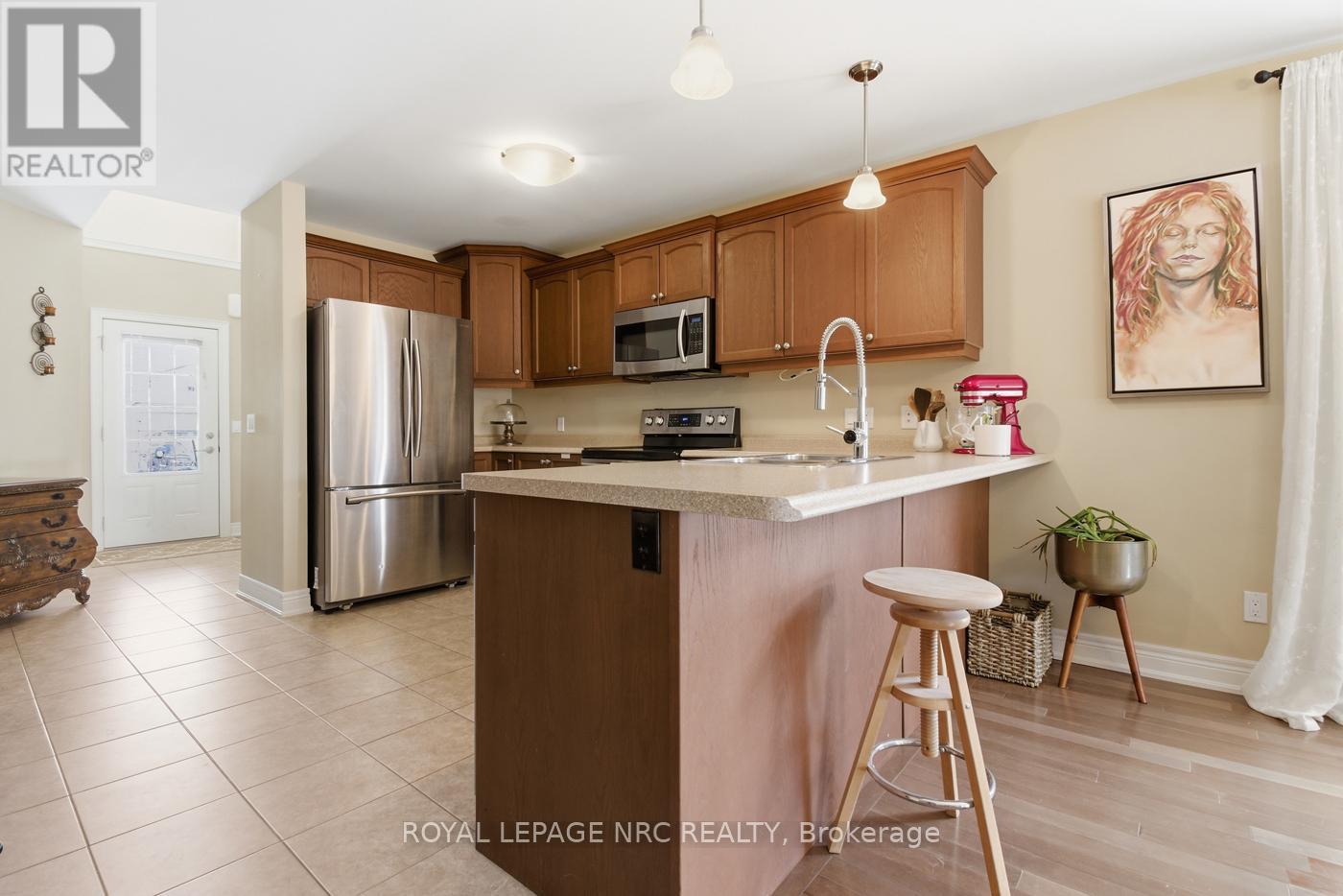 3945 Village Creek Drive, Fort Erie (Stevensville), Ontario  L0S 1S0 - Photo 6 - X12899856