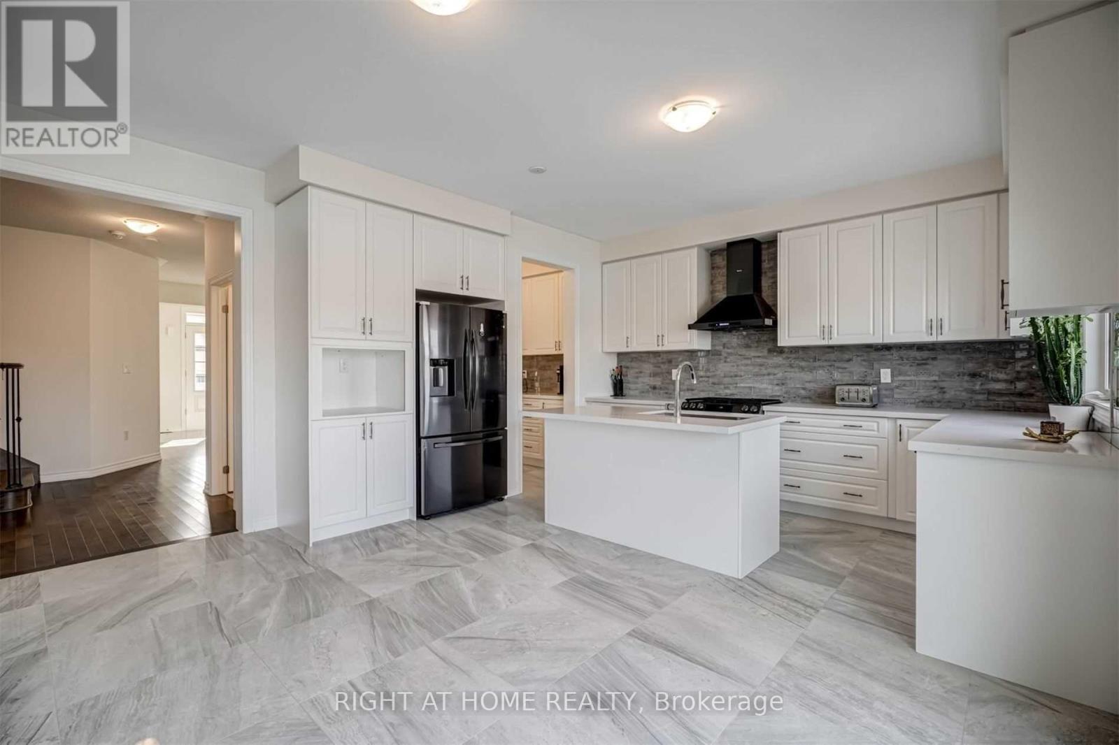 108 Connell Drive, Georgina, Ontario  K7N 0A1 - Photo 10 - N12899654