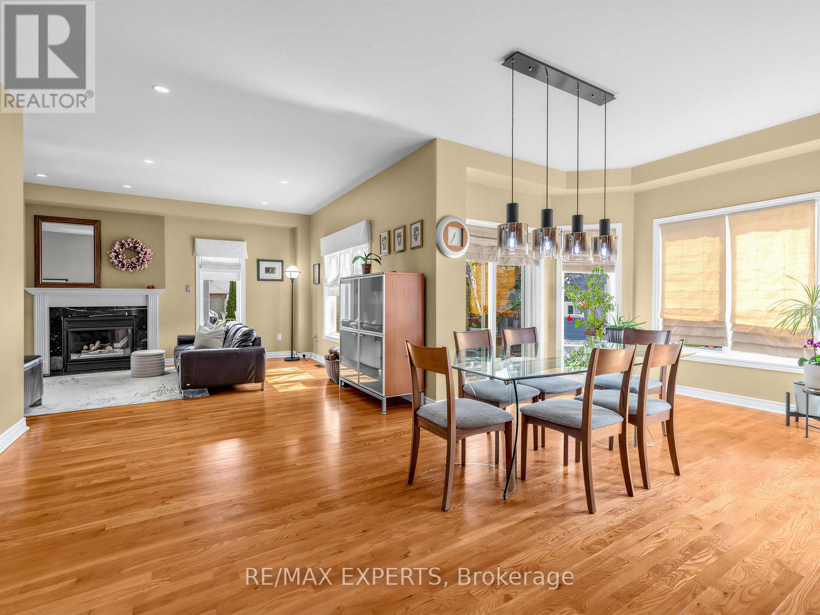 203 Thomson Creek Boulevard, Vaughan, Ontario L4H 1H1 - Photo 10 - N12899668