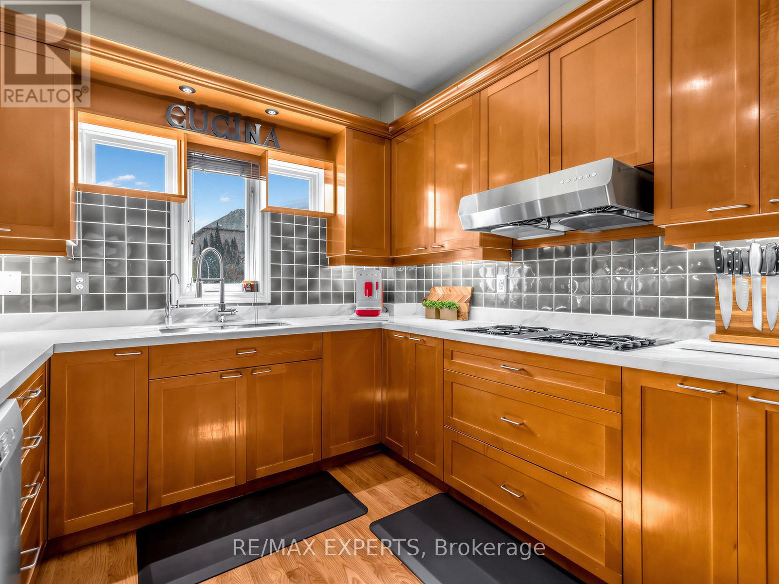 203 Thomson Creek Boulevard, Vaughan, Ontario L4H 1H1 - Photo 15 - N12899668