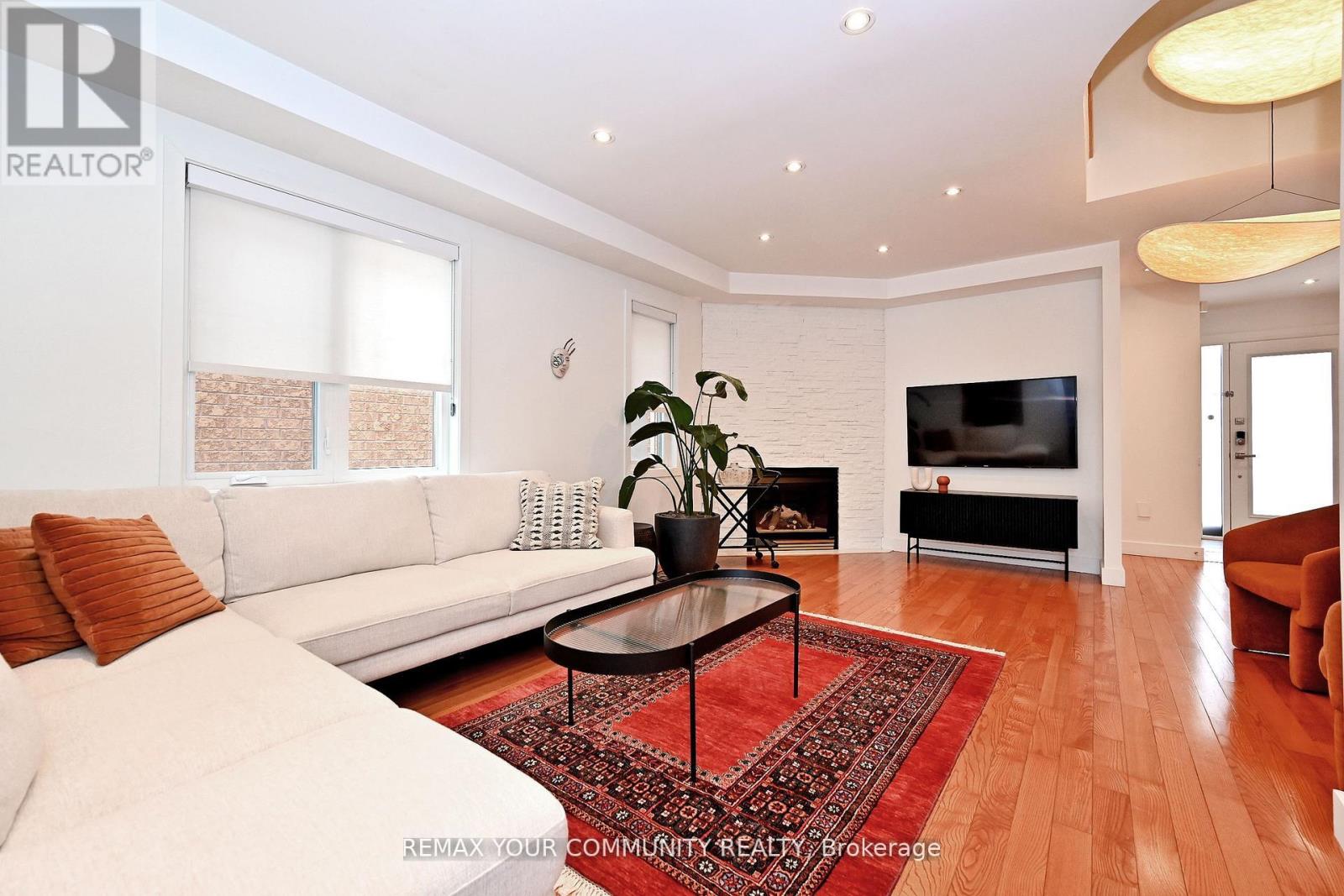 152 Vanguard Road W, Vaughan, Ontario L4K 5G8 - Photo 10 - N12899854