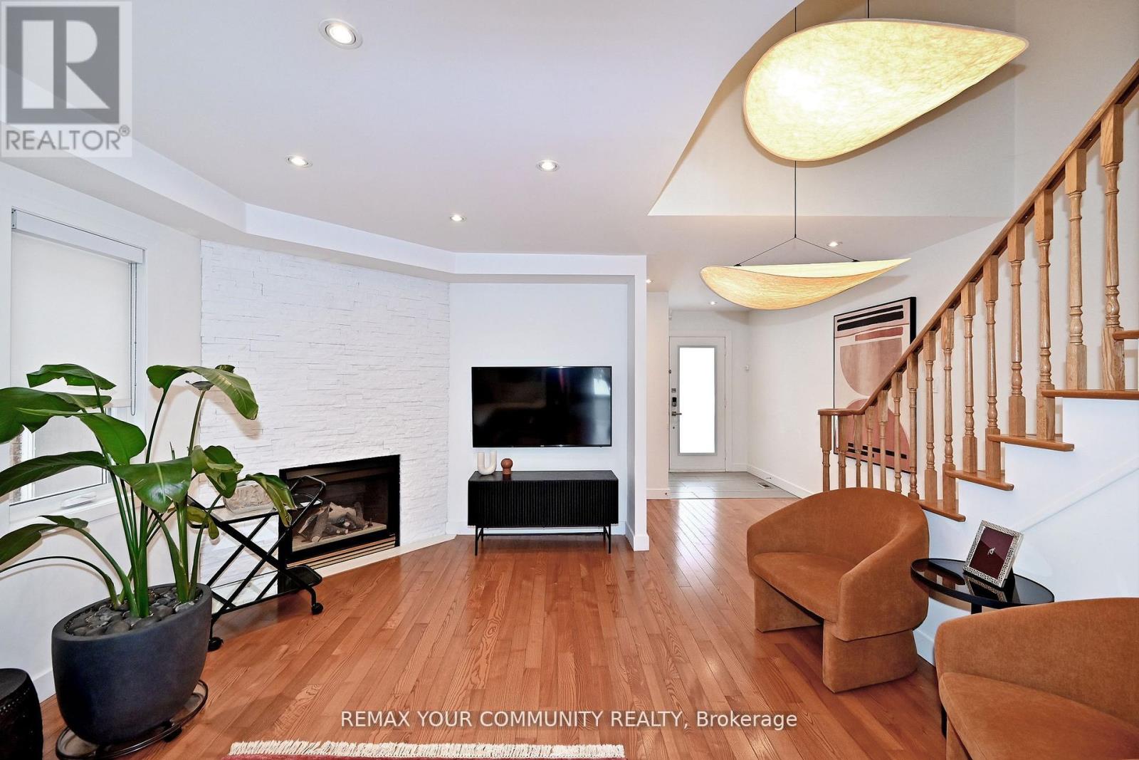 152 Vanguard Road W, Vaughan, Ontario L4K 5G8 - Photo 12 - N12899854