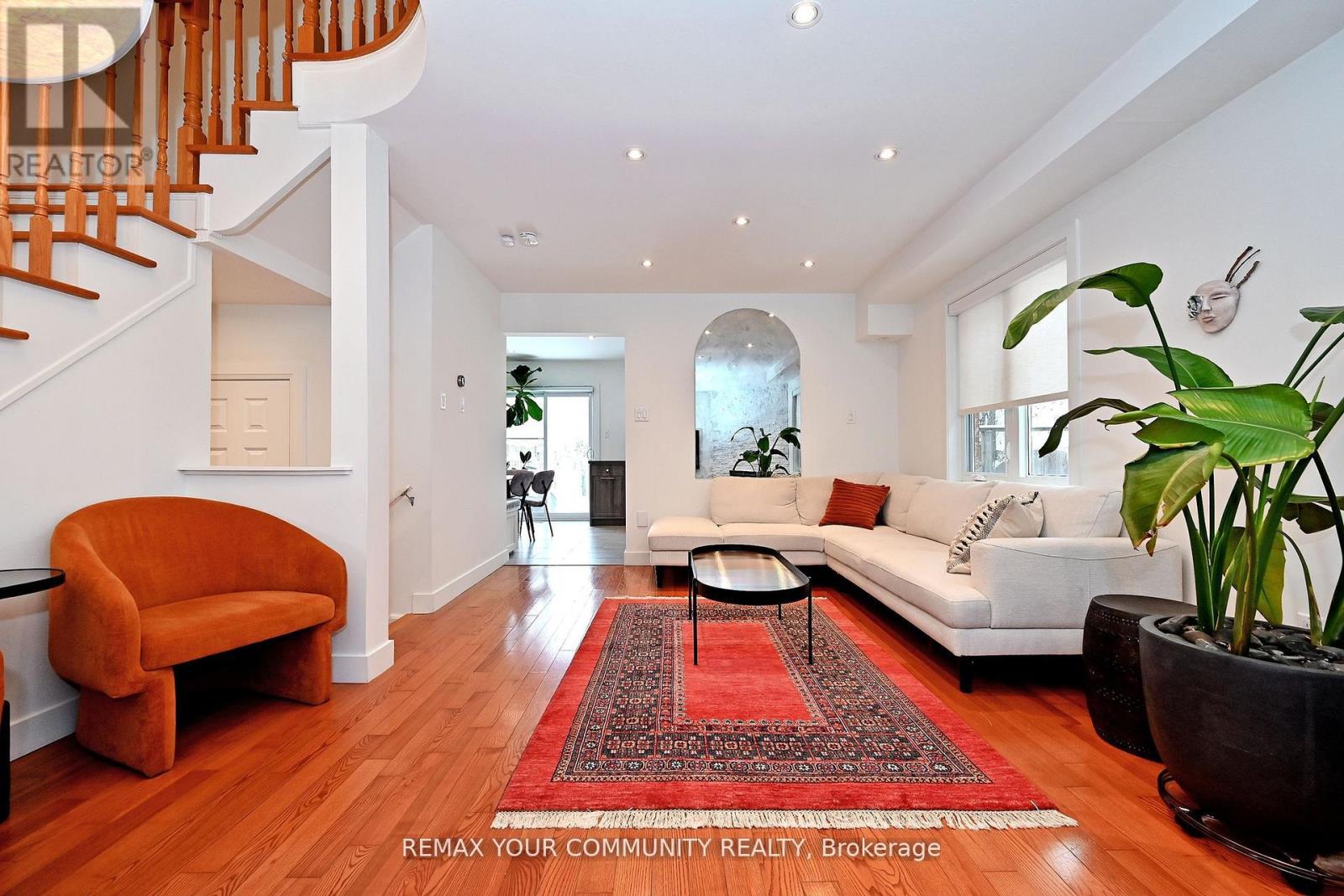 152 Vanguard Road W, Vaughan, Ontario L4K 5G8 - Photo 9 - N12899854