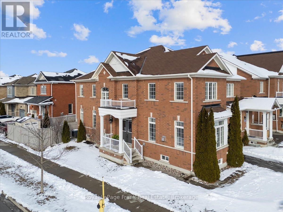 79 Durhamview Crescent, Whitchurch-Stouffville, Ontario  L4A 1S4 - Photo 2 - N12899890