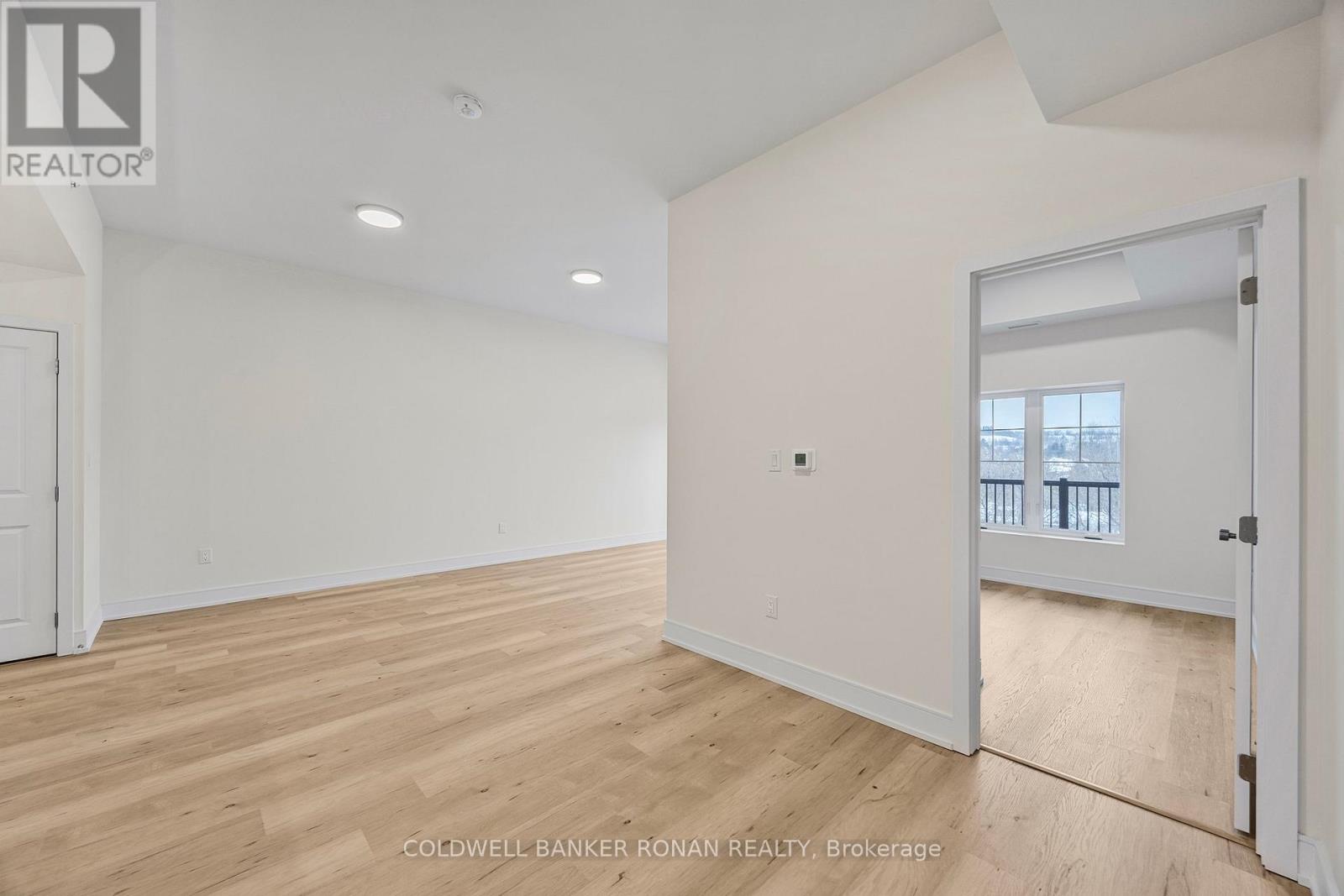 404 - 121 Mary Street, Clearview, Ontario  L0M 1G0 - Photo 29 - S12899802