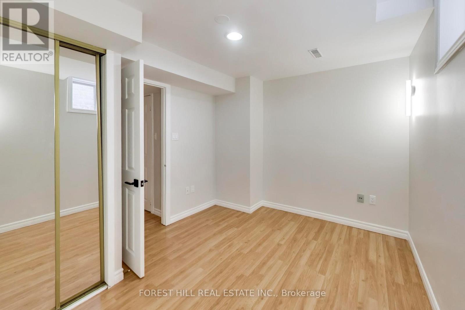 Lower - 34 Violet Street, Barrie, Ontario  L4N 9N2 - Photo 11 - S12899886