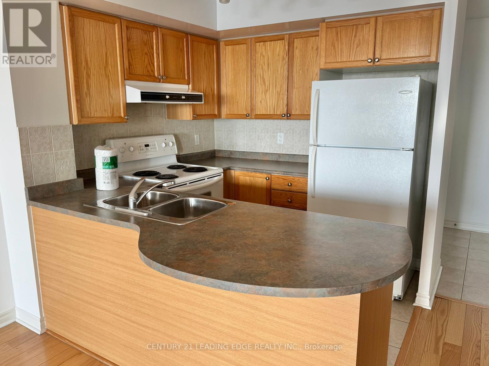 1109 - 17 Barberry Place, Toronto, Ontario  M2K 3E2 - Photo 3 - C12895940