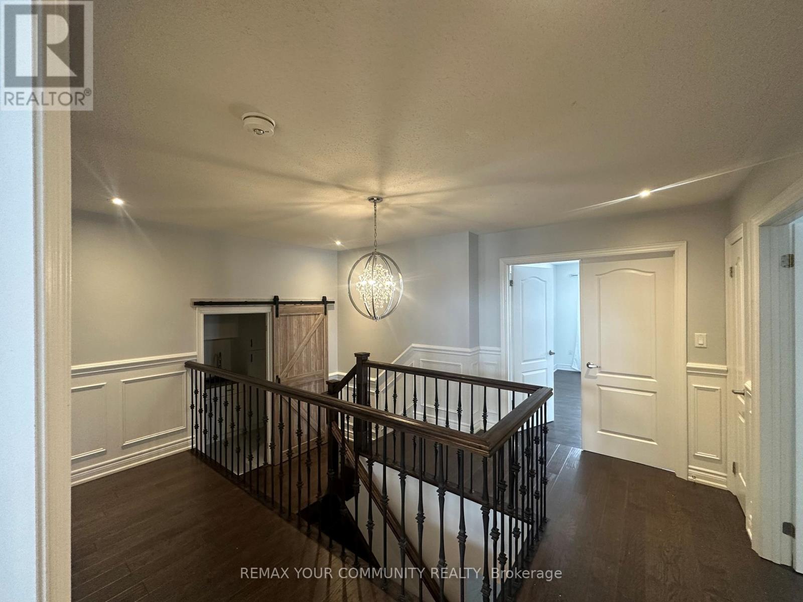 678 Somerville Drive, Newmarket (Stonehaven-Wyndham), Ontario  L3X 0J6 - Photo 11 - N12899576