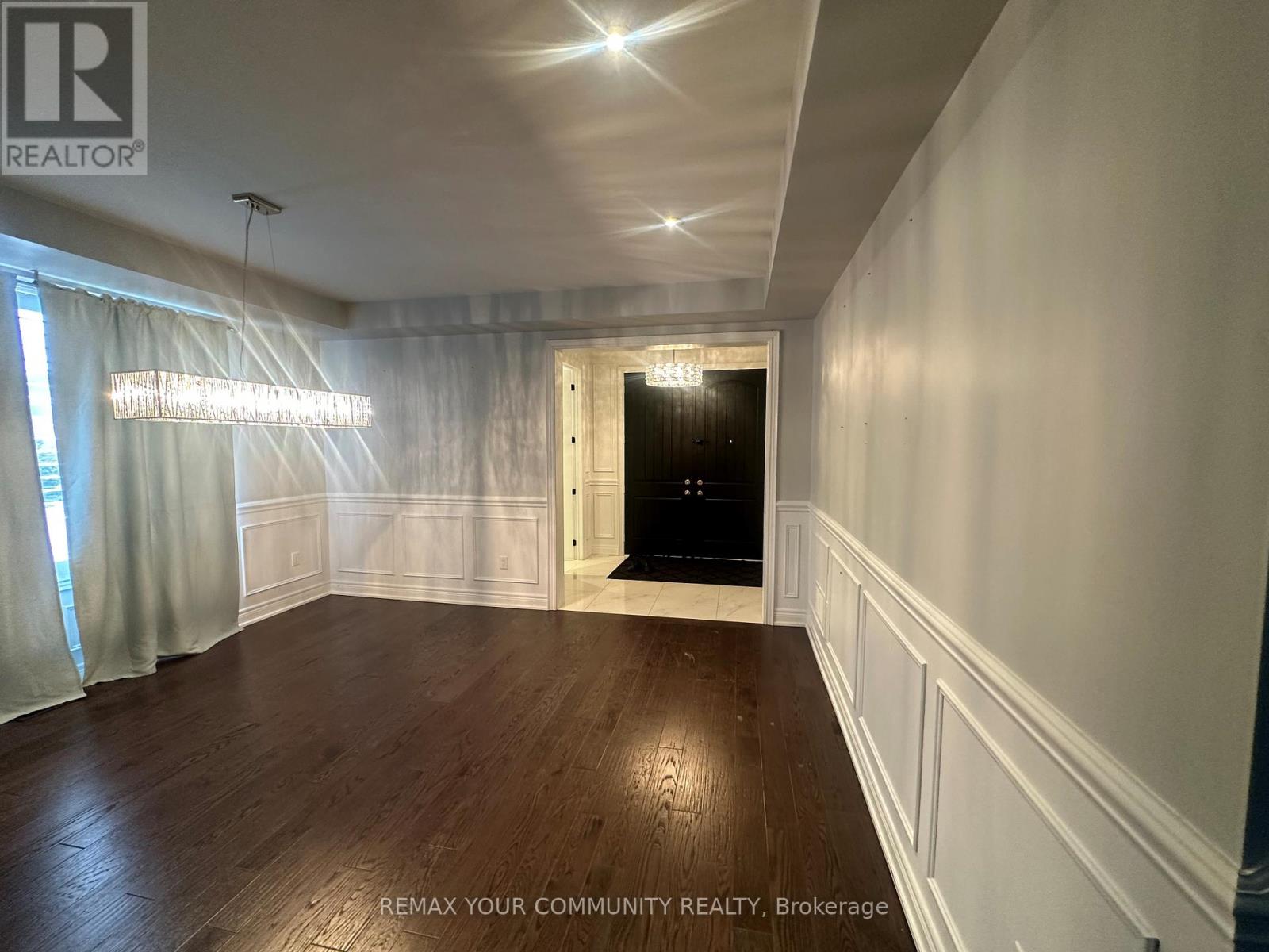 678 Somerville Drive, Newmarket (Stonehaven-Wyndham), Ontario  L3X 0J6 - Photo 10 - N12899576