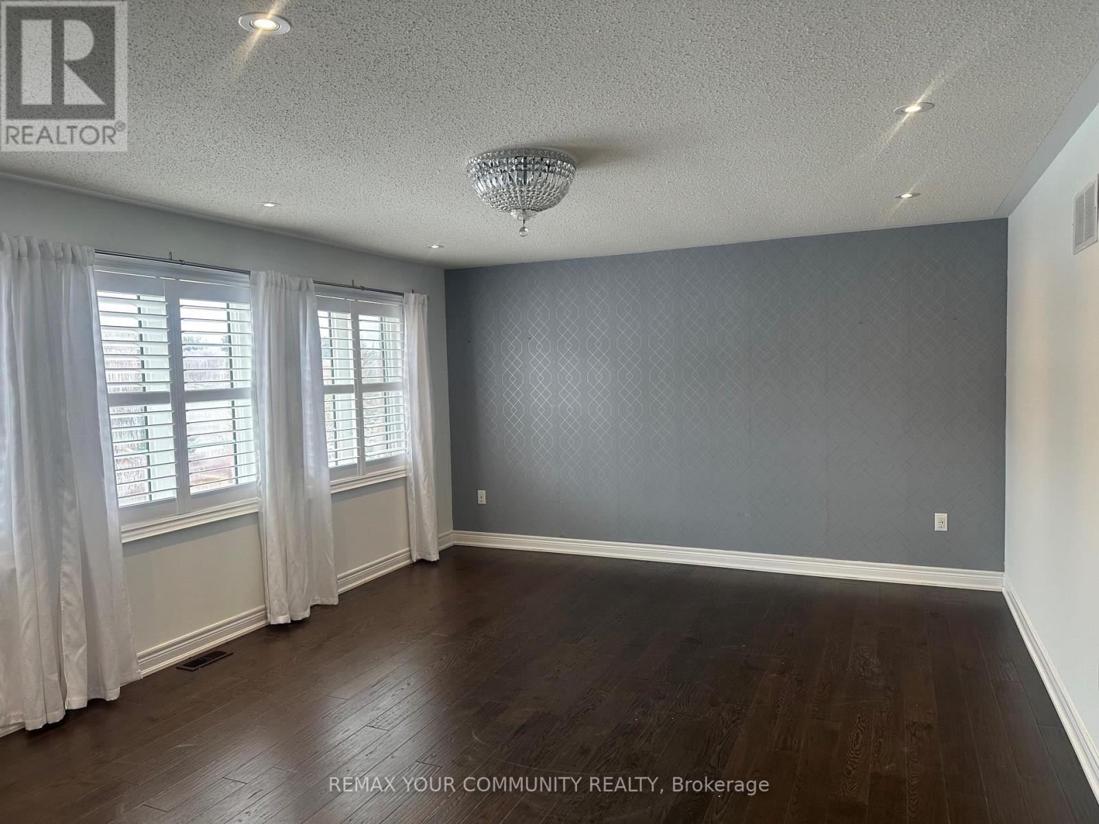 678 Somerville Drive, Newmarket (Stonehaven-Wyndham), Ontario  L3X 0J6 - Photo 15 - N12899576