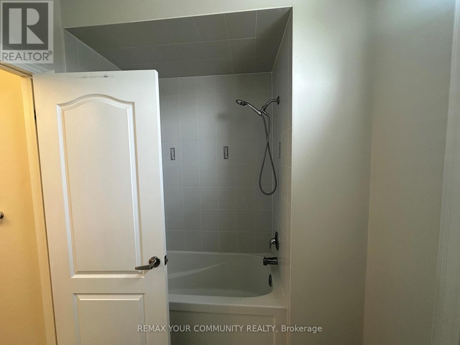 678 Somerville Drive, Newmarket (Stonehaven-Wyndham), Ontario  L3X 0J6 - Photo 24 - N12899576