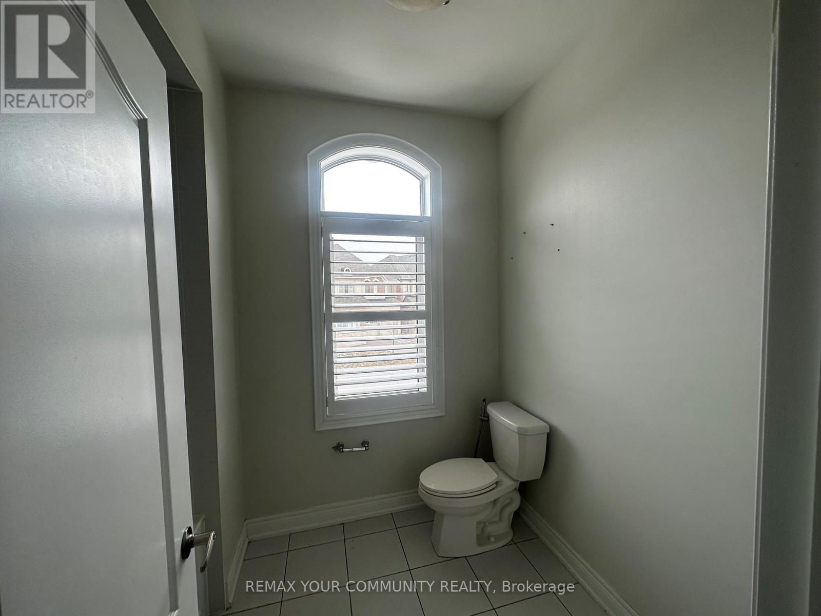 678 Somerville Drive, Newmarket (Stonehaven-Wyndham), Ontario  L3X 0J6 - Photo 26 - N12899576