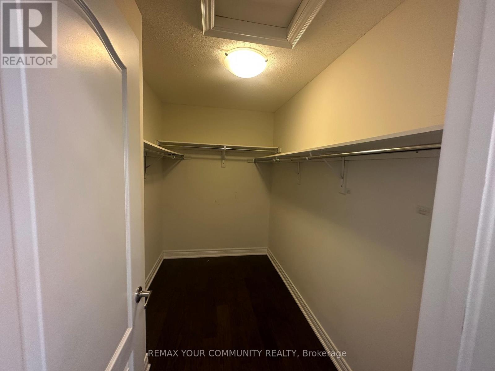 678 Somerville Drive, Newmarket (Stonehaven-Wyndham), Ontario  L3X 0J6 - Photo 19 - N12899576