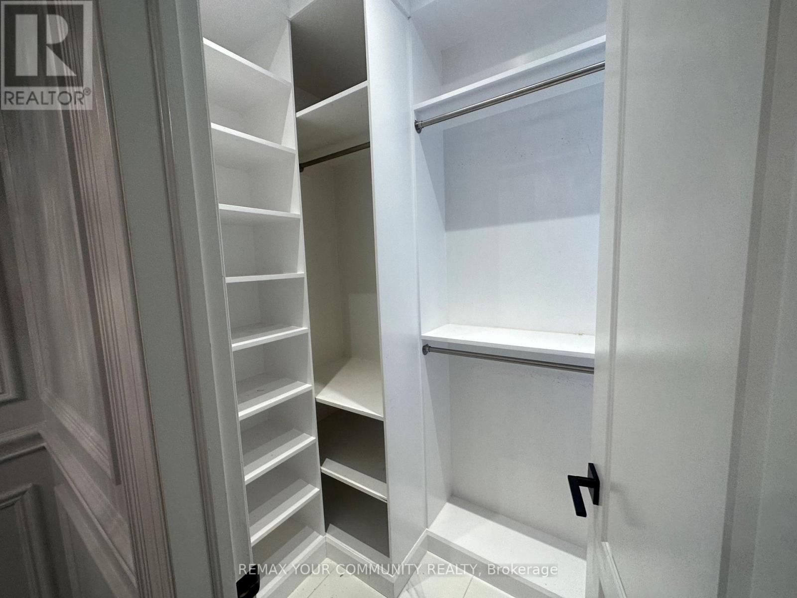 678 Somerville Drive, Newmarket (Stonehaven-Wyndham), Ontario  L3X 0J6 - Photo 28 - N12899576