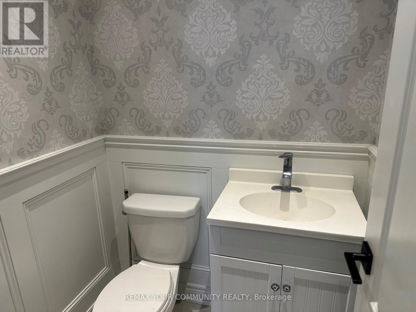 678 Somerville Drive, Newmarket (Stonehaven-Wyndham), Ontario  L3X 0J6 - Photo 29 - N12899576