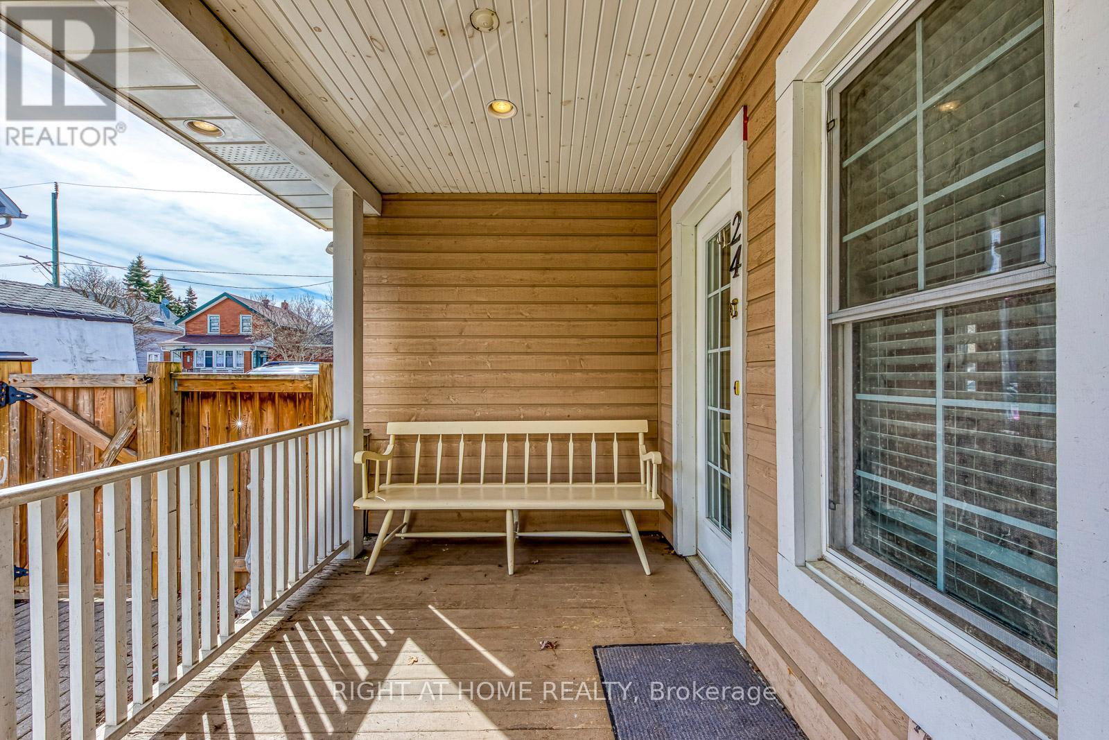 24 Mill Street N, Brampton, Ontario  L6X 1S6 - Photo 9 - W12899656