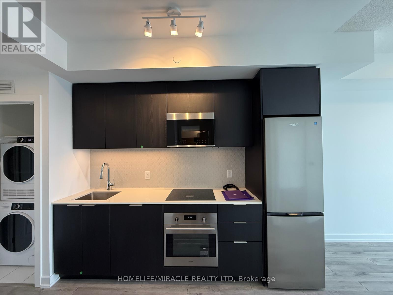 1518 - 15 Skyridge Drive, Brampton, Ontario  L6P 4S3 - Photo 5 - W12899670