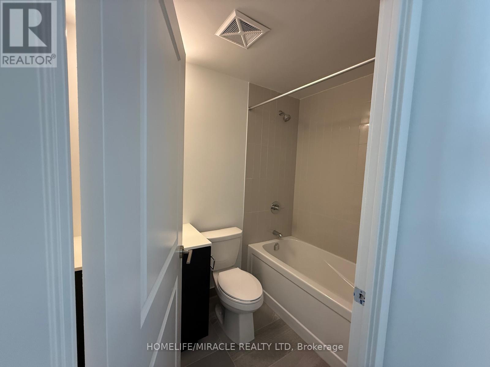 1518 - 15 Skyridge Drive, Brampton, Ontario  L6P 4S3 - Photo 8 - W12899670