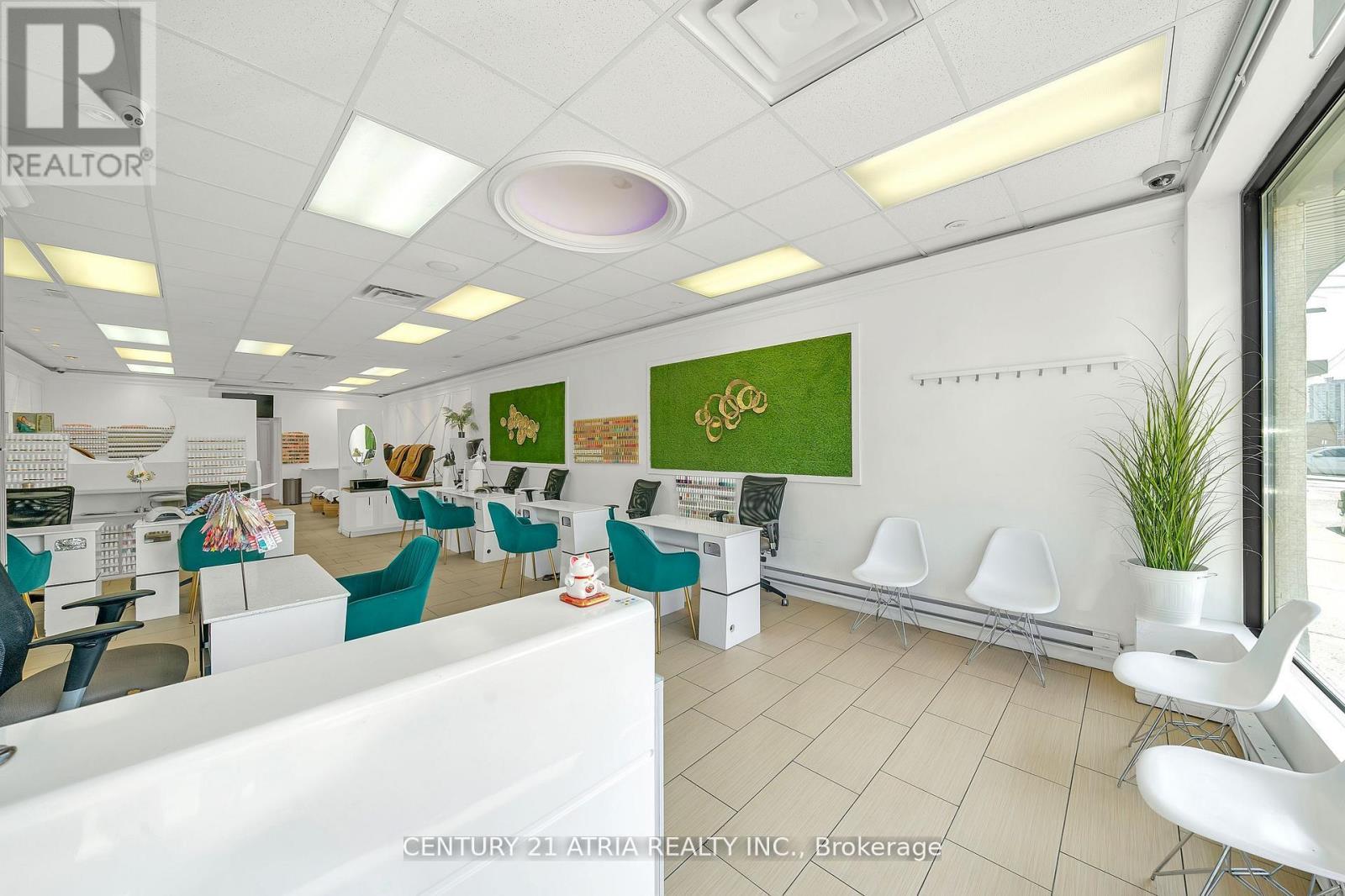 3047 Hurontario Street, Mississauga, Ontario  L5A 2G9 - Photo 11 - W12899672