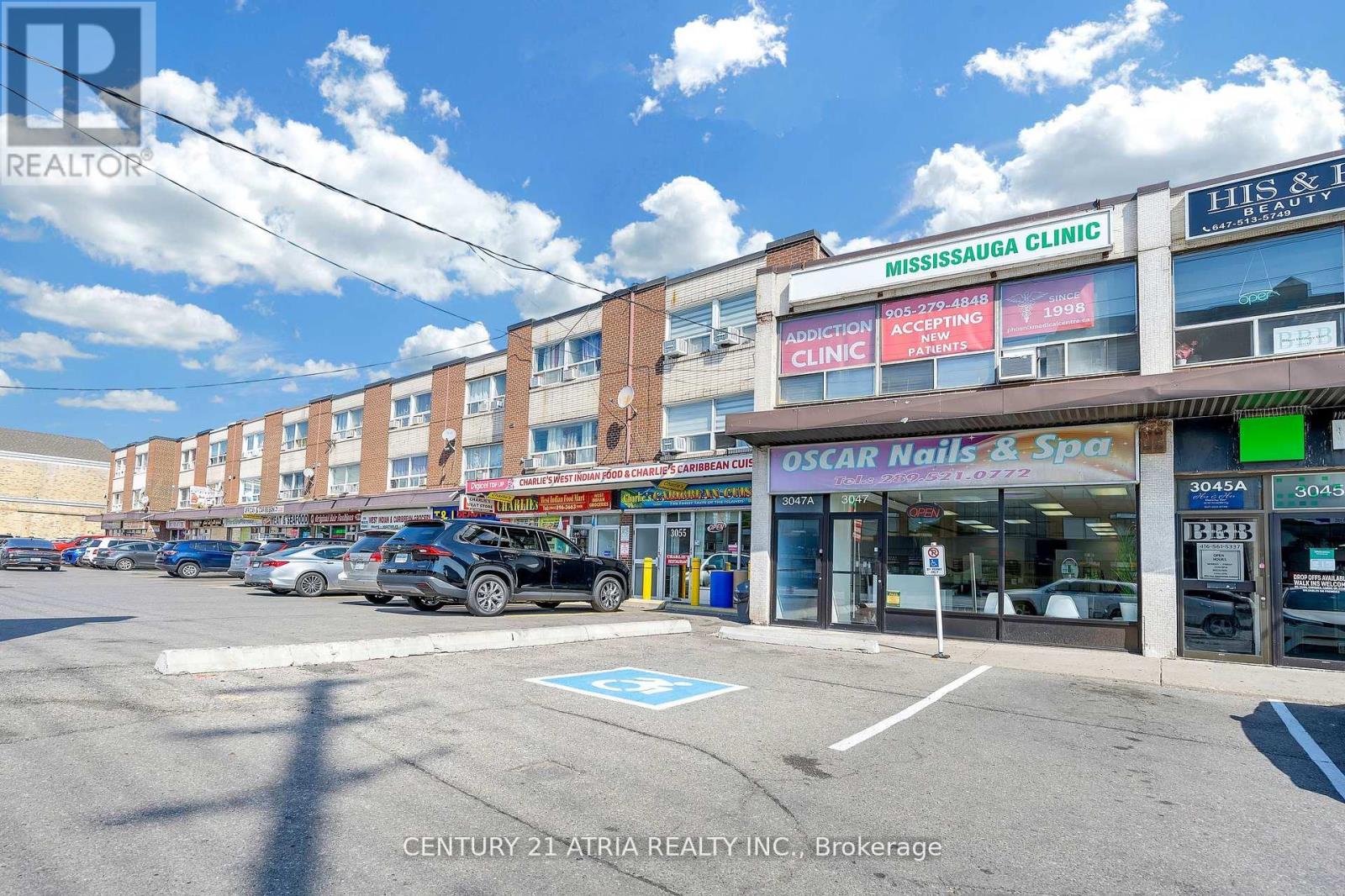 3047 Hurontario Street, Mississauga, Ontario  L5A 2G9 - Photo 4 - W12899672