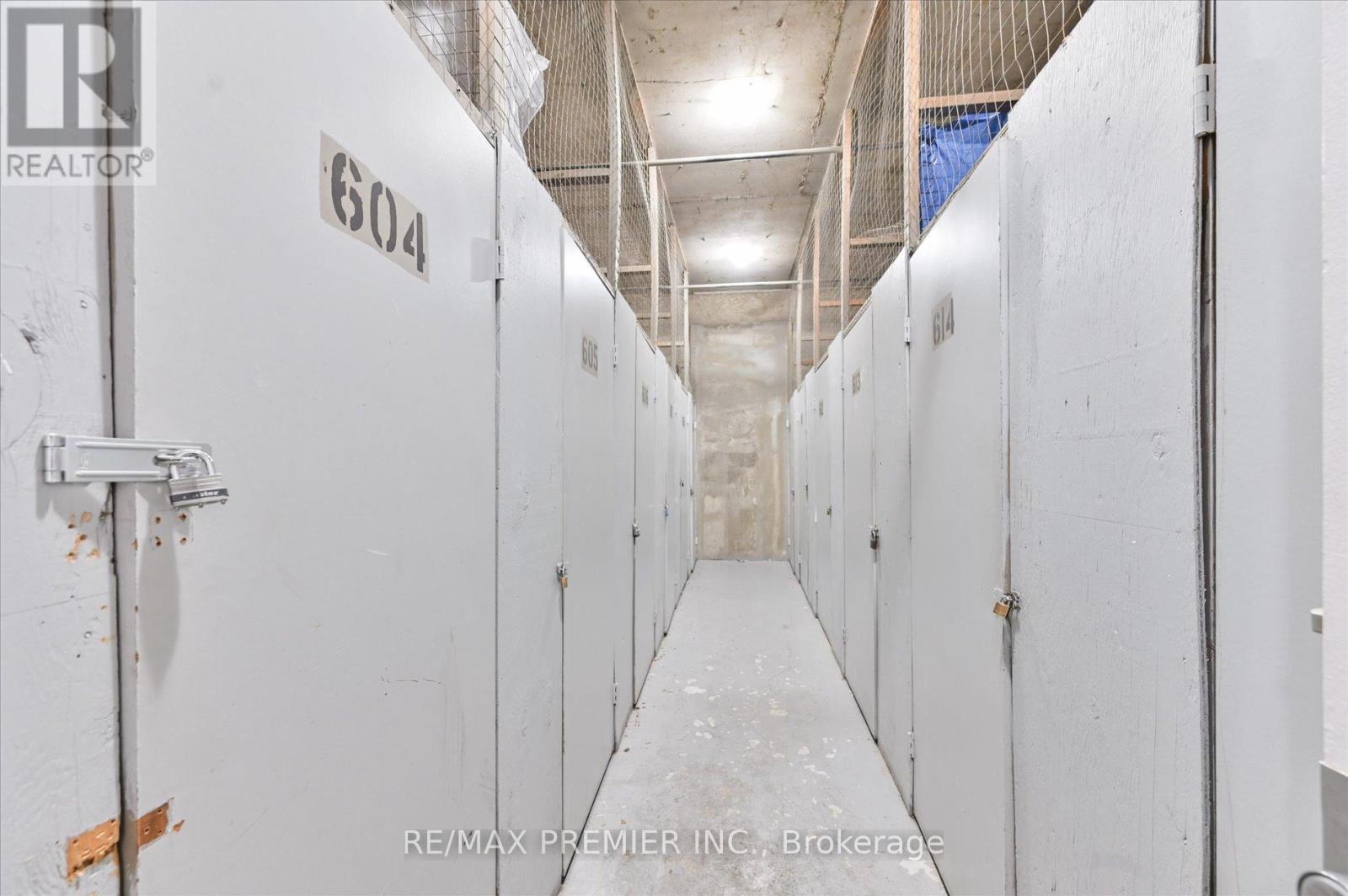 604 - 25 Four Winds Drive, Toronto, Ontario  M3J 1K8 - Photo 28 - W12899676