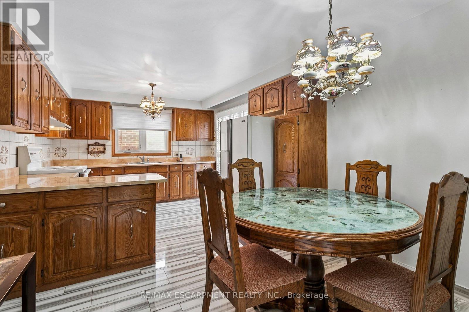 1400 Bough Beeches Boulevard, Mississauga, Ontario  L4W 3B5 - Photo 10 - W12899728