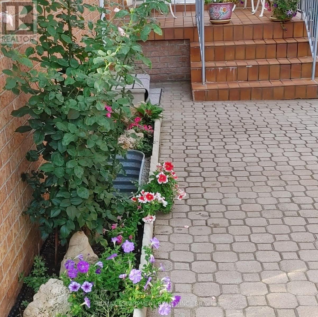 1400 Bough Beeches Boulevard, Mississauga, Ontario  L4W 3B5 - Photo 15 - W12899728