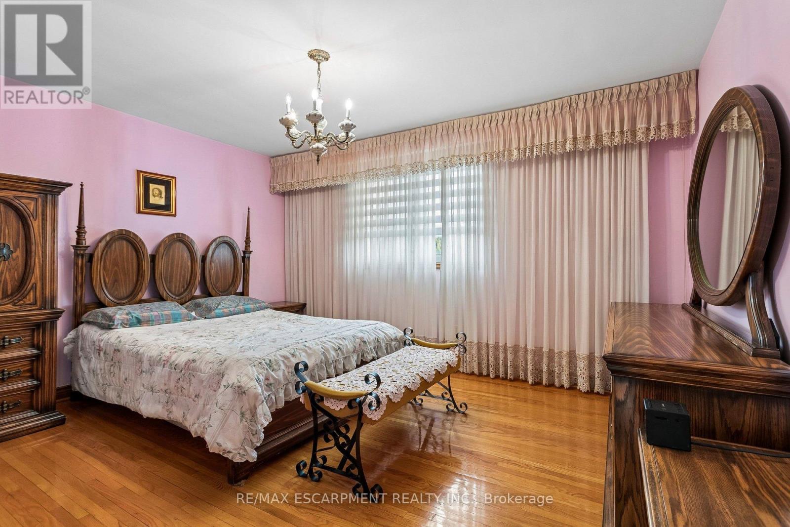 1400 Bough Beeches Boulevard, Mississauga, Ontario  L4W 3B5 - Photo 18 - W12899728