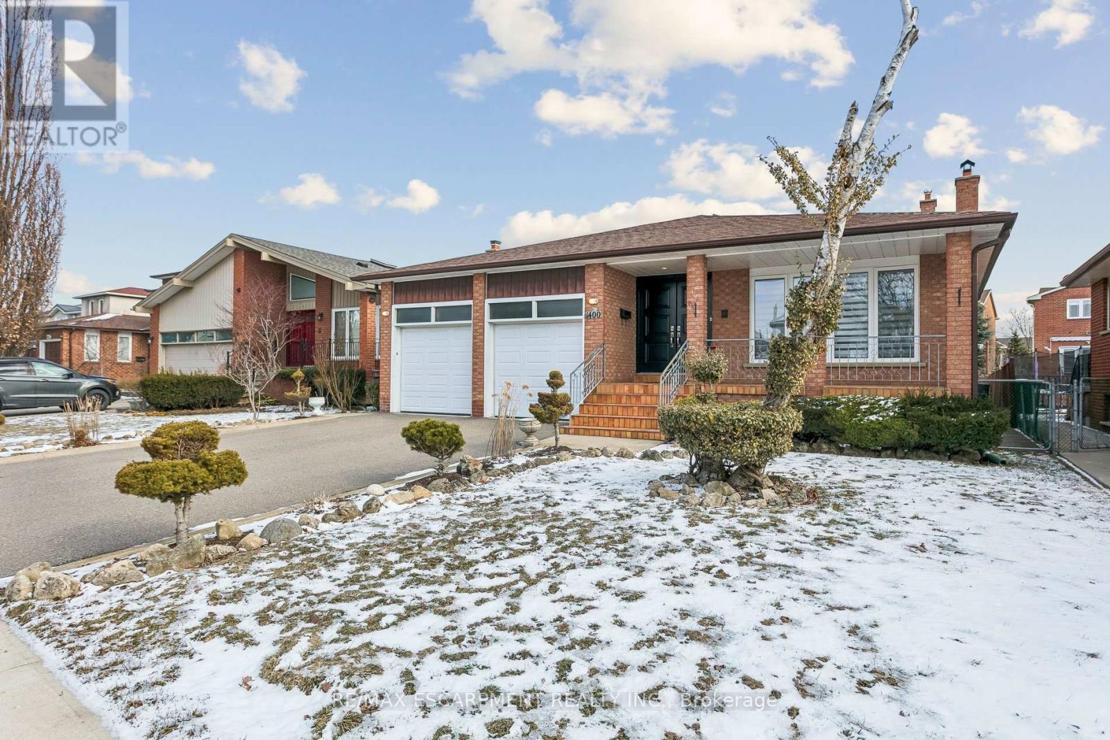 1400 Bough Beeches Boulevard, Mississauga, Ontario  L4W 3B5 - Photo 2 - W12899728