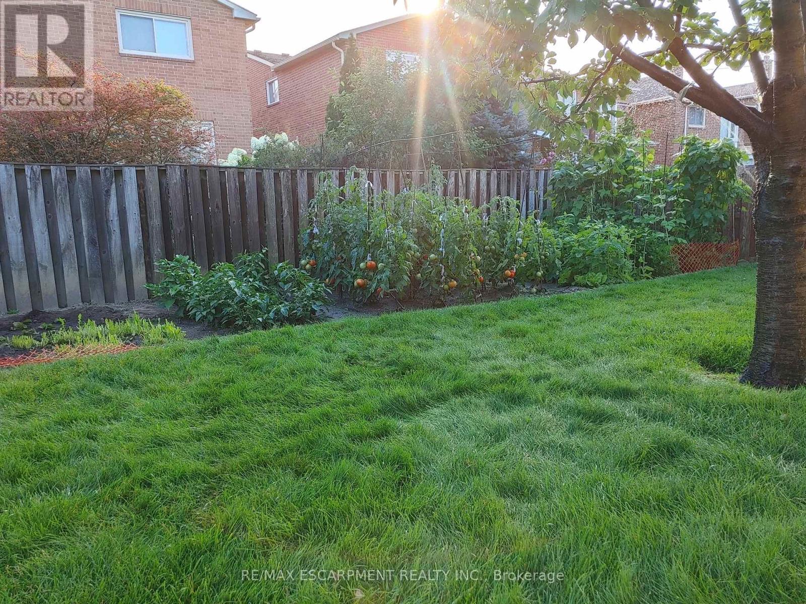 1400 Bough Beeches Boulevard, Mississauga, Ontario  L4W 3B5 - Photo 34 - W12899728