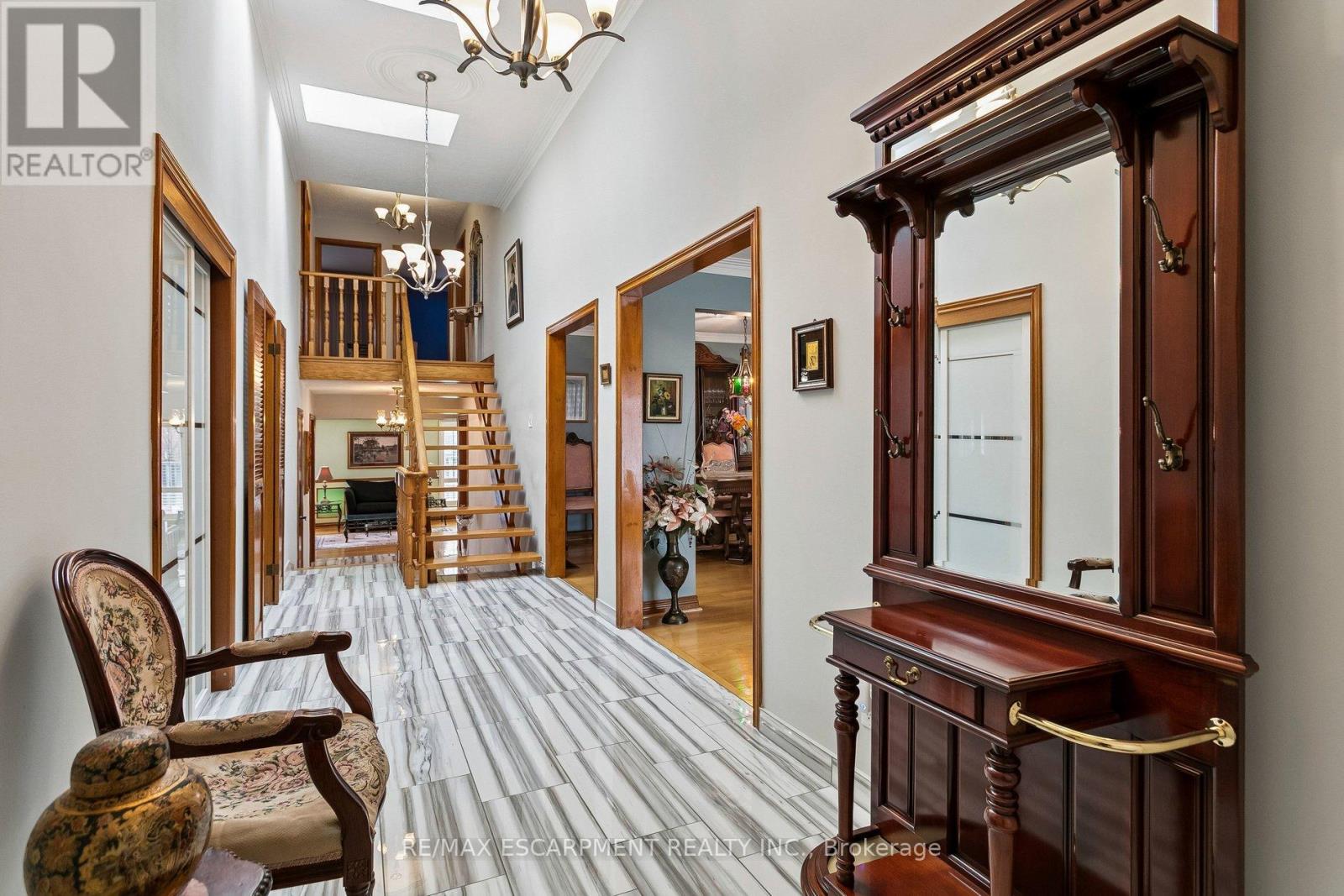 1400 Bough Beeches Boulevard, Mississauga, Ontario  L4W 3B5 - Photo 4 - W12899728