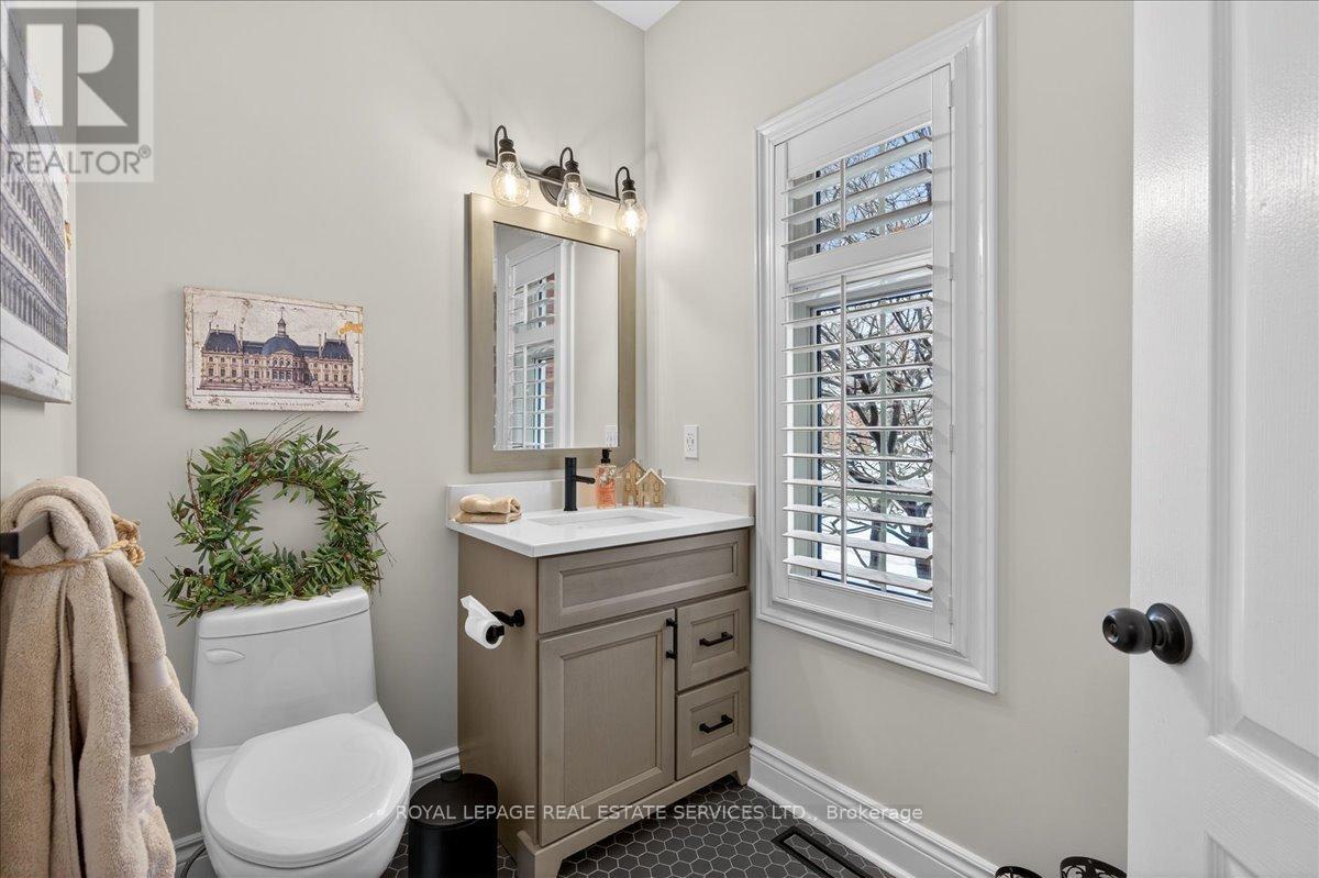 519 River Glen Boulevard, Oakville, Ontario  L6H 6N4 - Photo 8 - W12899732