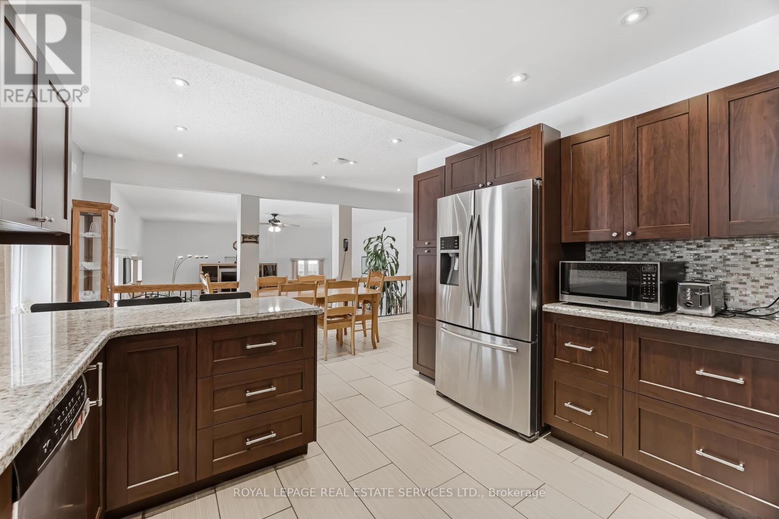 478 Wilson Height Boulevard, Toronto, Ontario  M3H 2V5 - Photo 11 - W12899734