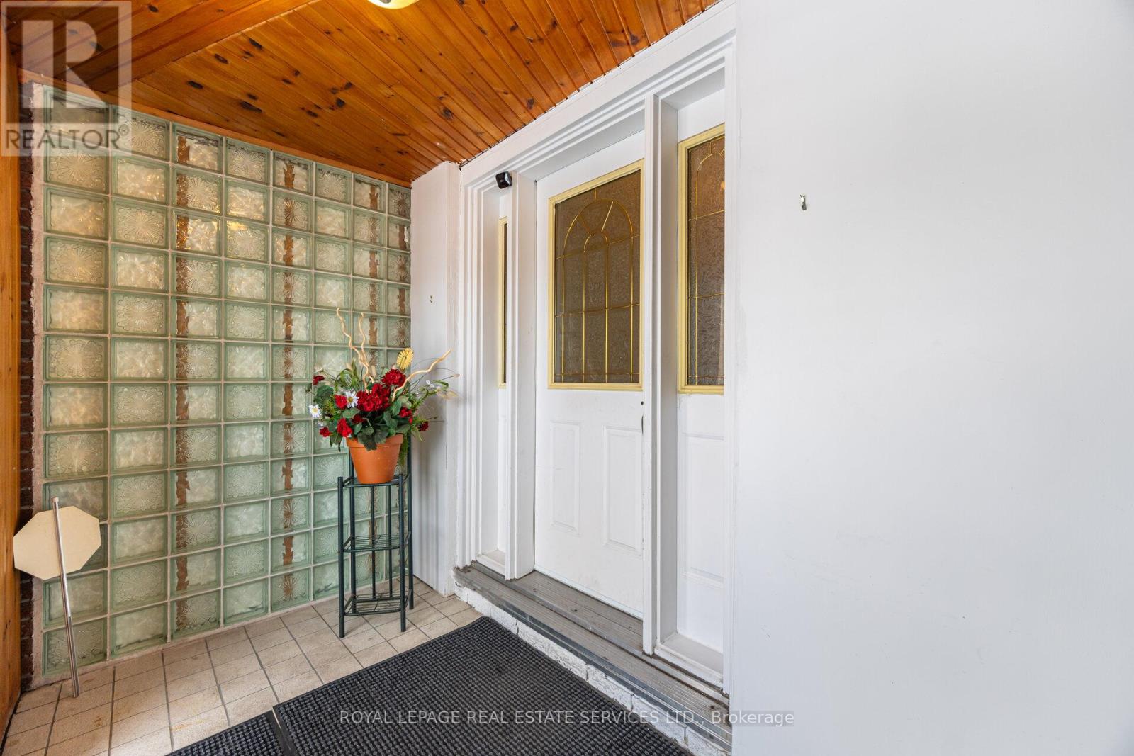 478 Wilson Height Boulevard, Toronto, Ontario  M3H 2V5 - Photo 3 - W12899734