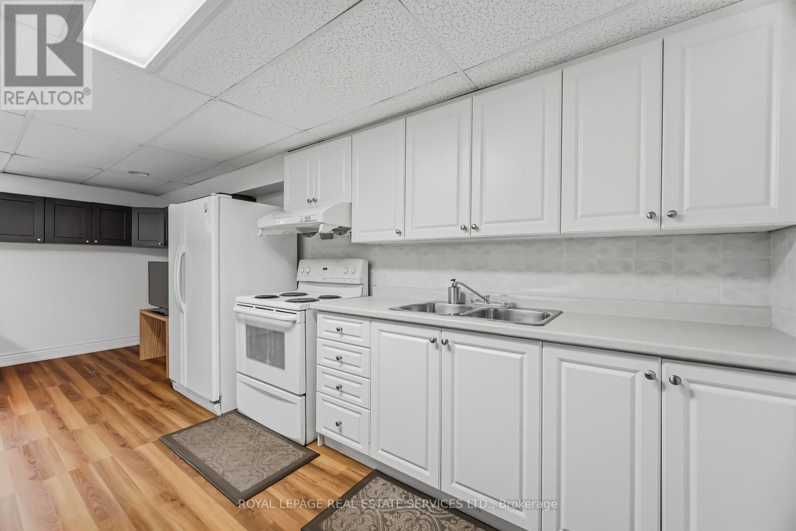 478 Wilson Height Boulevard, Toronto, Ontario  M3H 2V5 - Photo 38 - W12899734