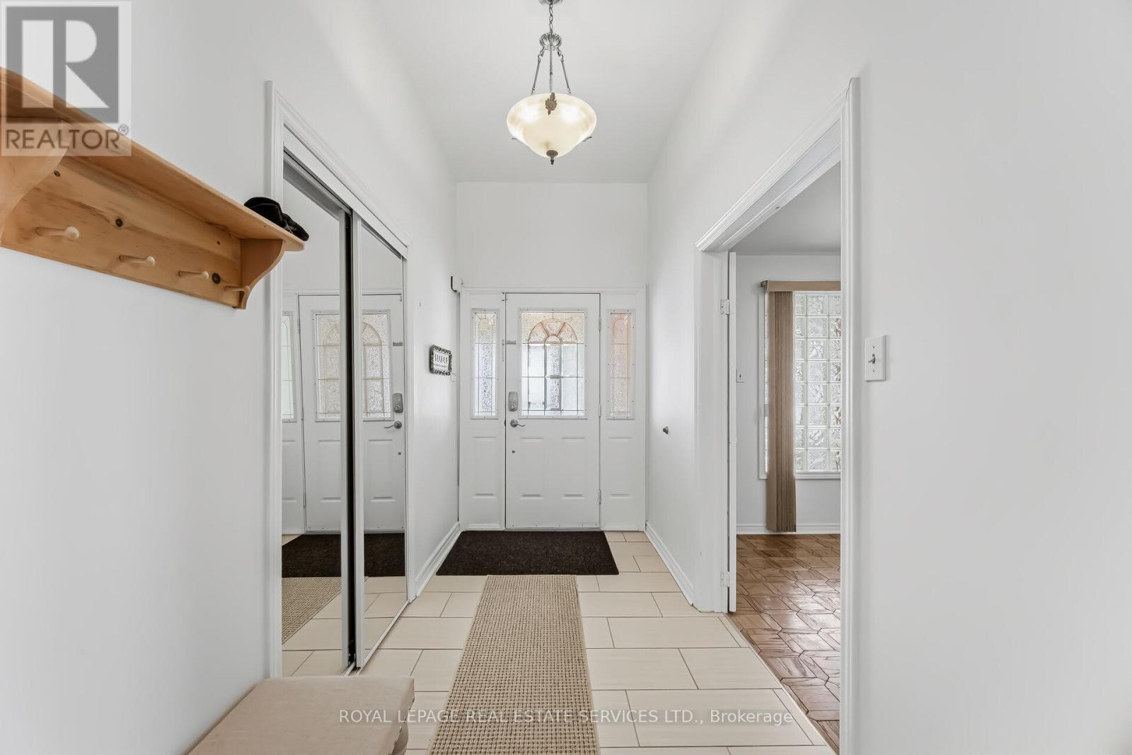 478 Wilson Height Boulevard, Toronto, Ontario  M3H 2V5 - Photo 4 - W12899734