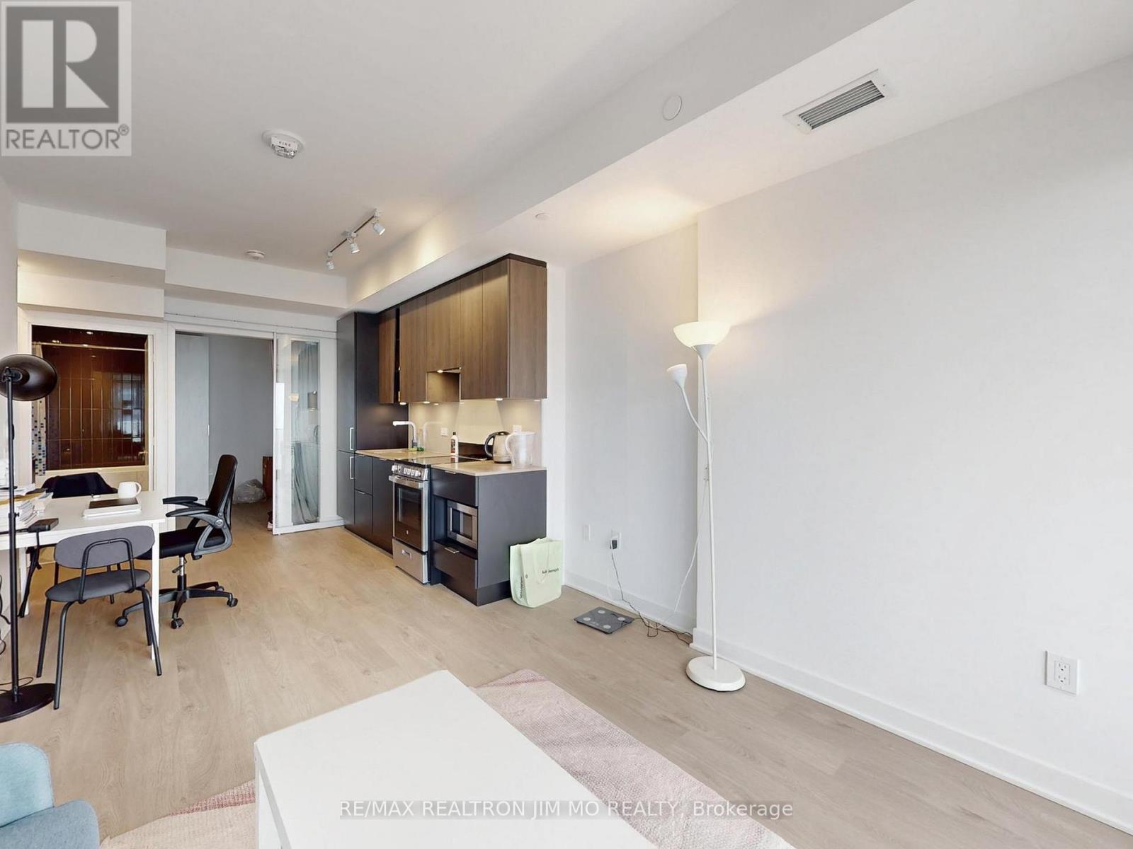 5307 - 3900 Confederation Parkway, Mississauga, Ontario  L5B 0M3 - Photo 13 - W12899772