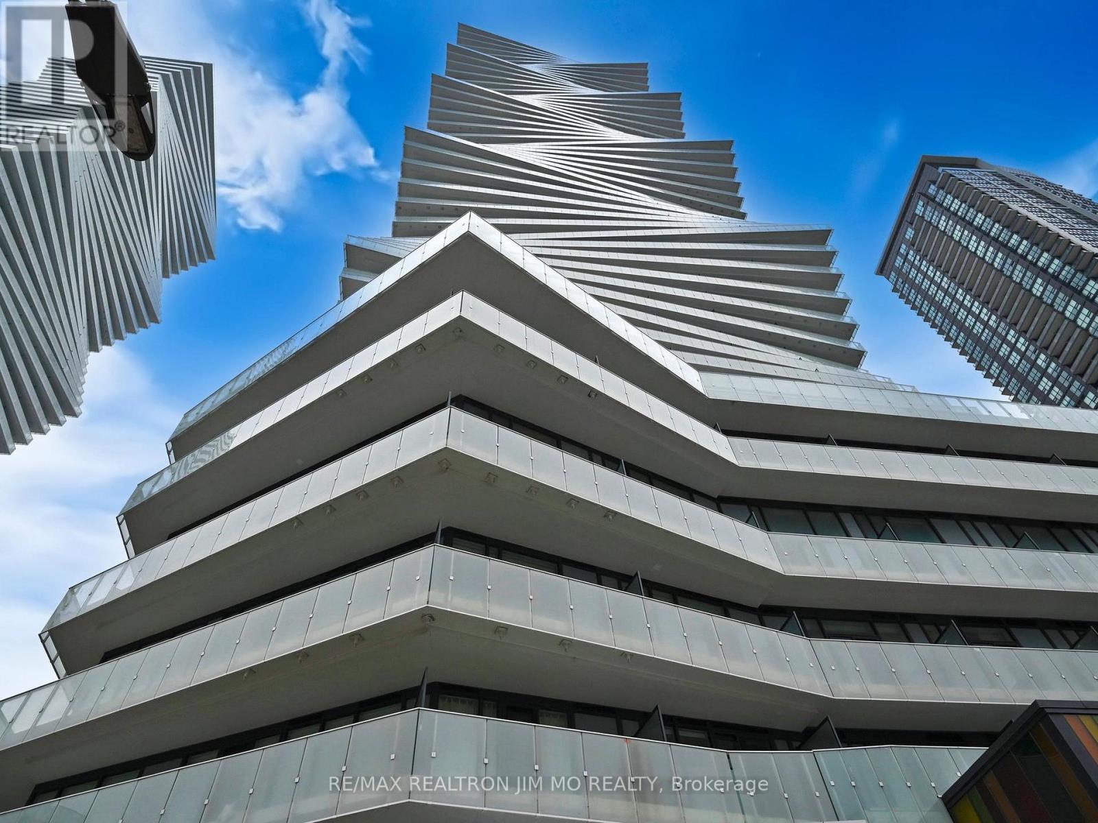 5307 - 3900 Confederation Parkway, Mississauga, Ontario  L5B 0M3 - Photo 2 - W12899772