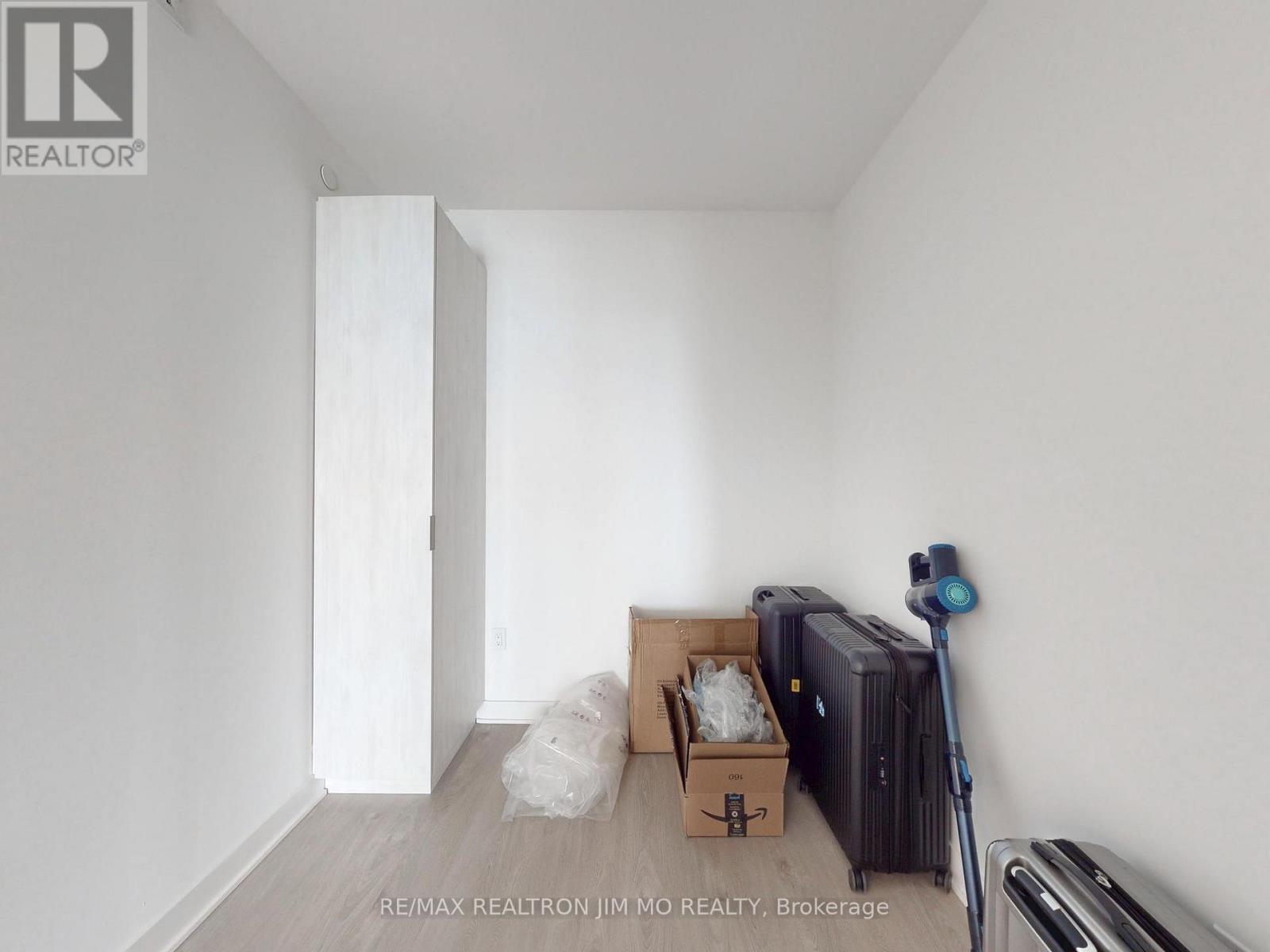 5307 - 3900 Confederation Parkway, Mississauga, Ontario  L5B 0M3 - Photo 27 - W12899772