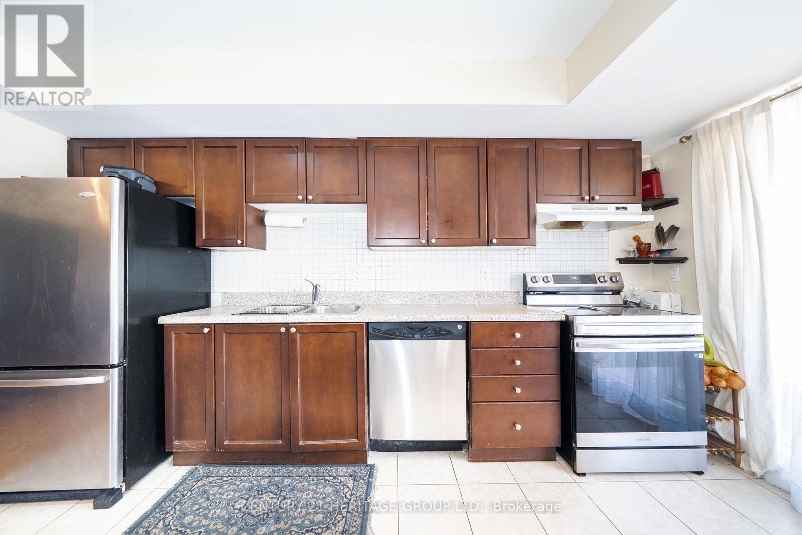 301 - 64 Sidney Belsey Crescent, Toronto, Ontario  M6M 5J4 - Photo 4 - W12899774