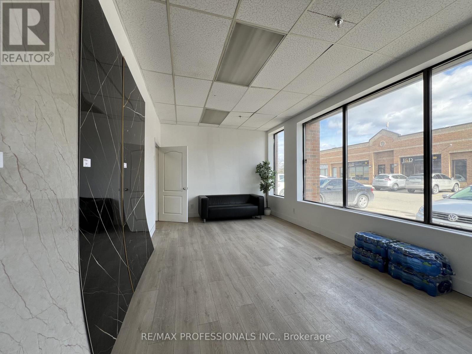 33 - 1310 Midway Boulevard, Mississauga, Ontario  L5T 2K5 - Photo 8 - W12899780