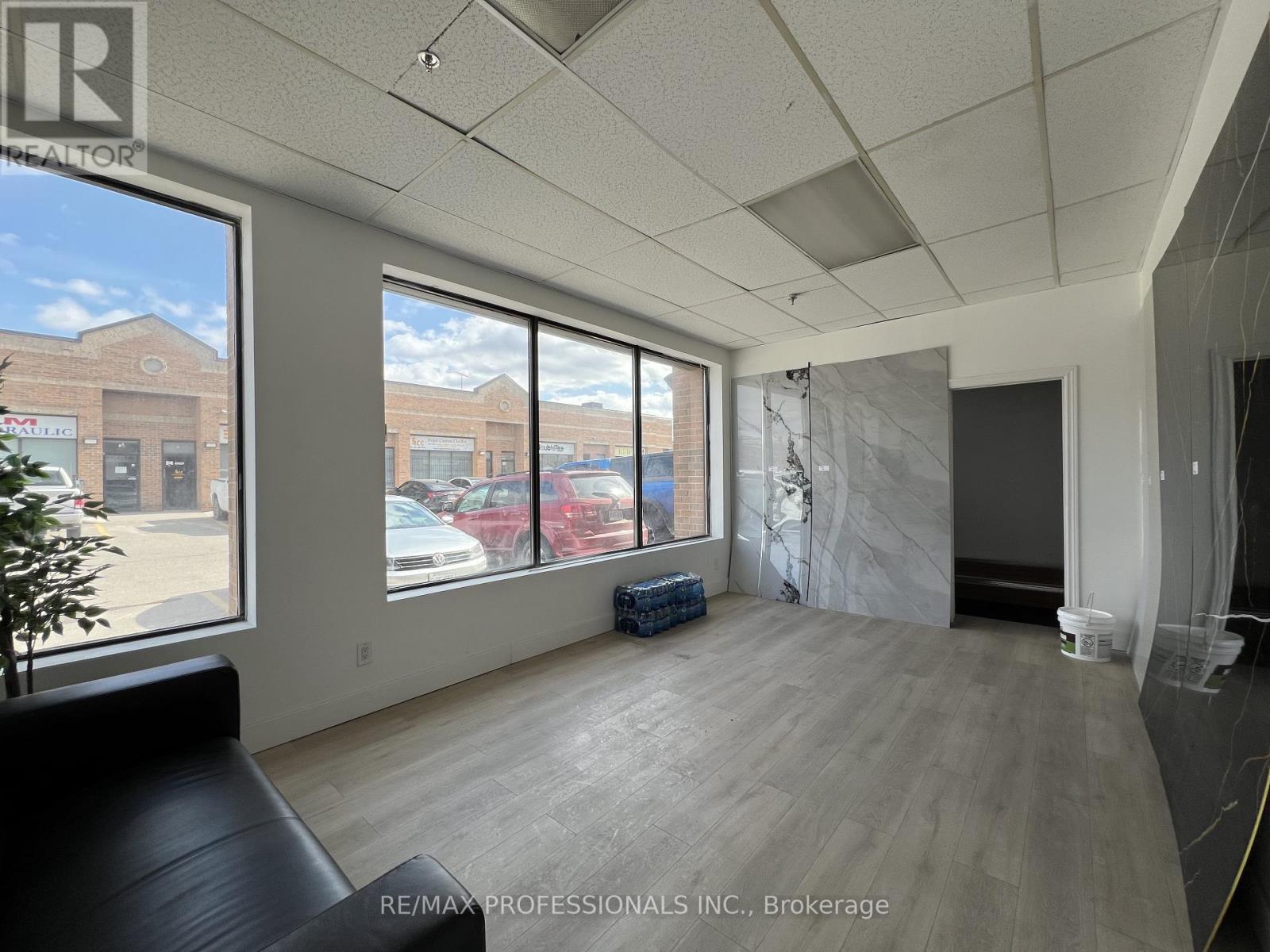 33 - 1310 Midway Boulevard, Mississauga, Ontario  L5T 2K5 - Photo 9 - W12899780