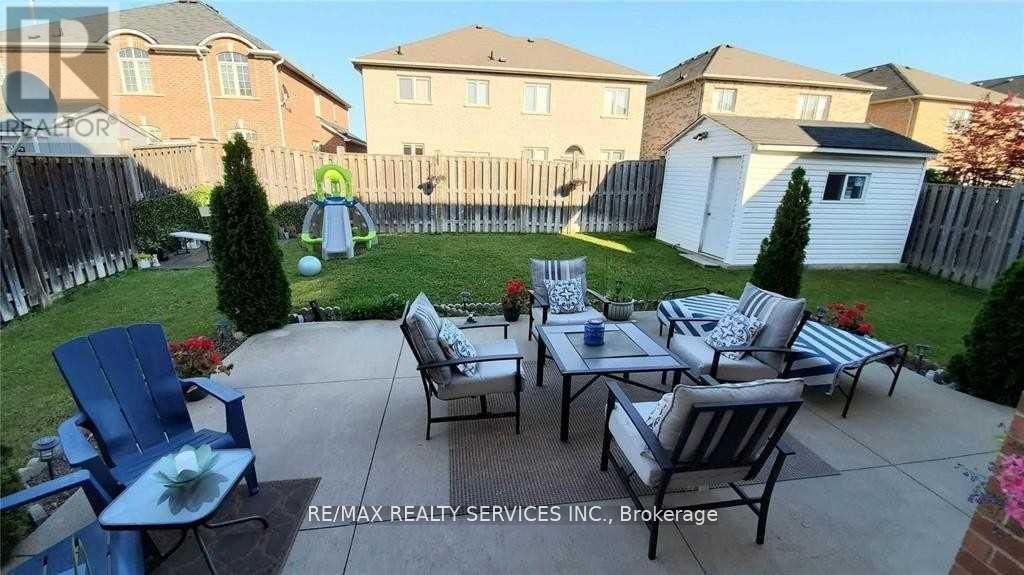 3 Lexington Road, Brampton, Ontario  L6P 2A9 - Photo 2 - W12899786